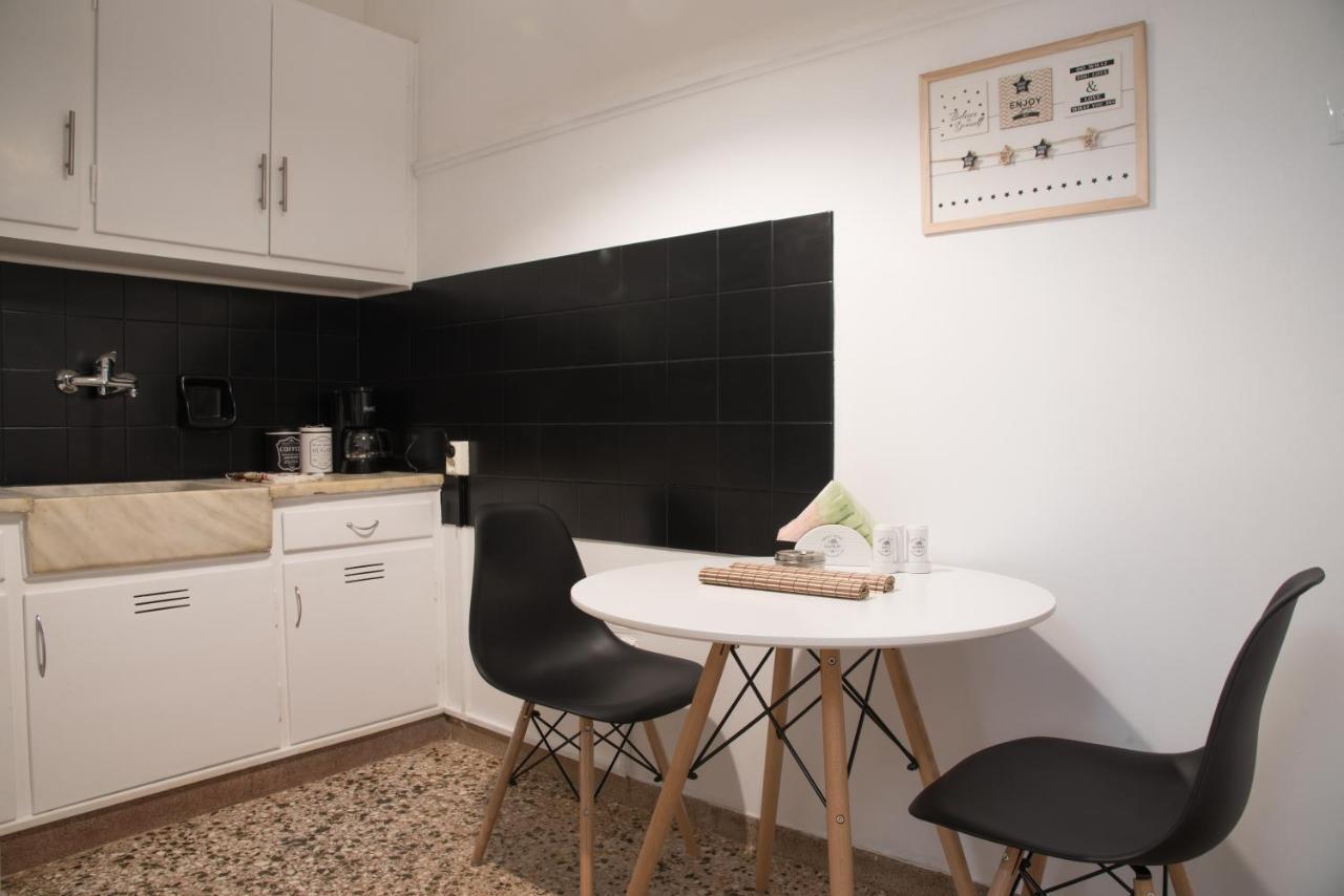 Messolonghi Square Apartment Atenas Exterior foto